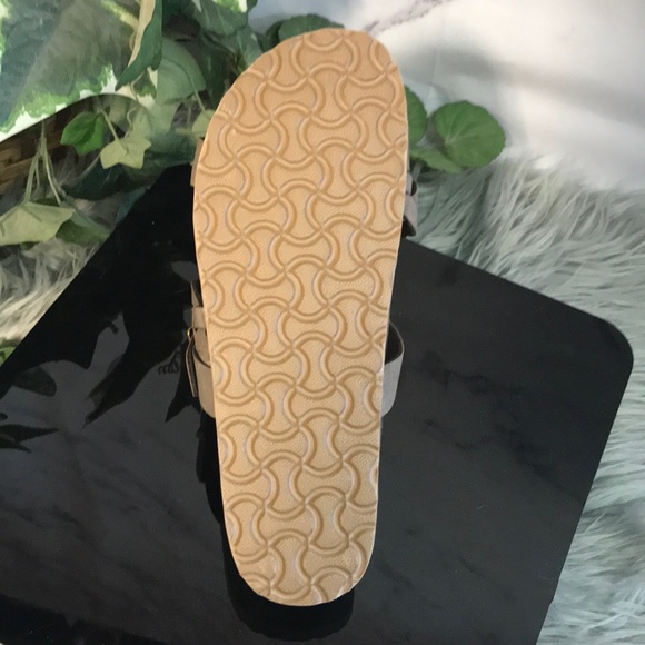 5🌟Review Braided Strap Buckle Taupe Womens Sandal - Picture 7 of 8